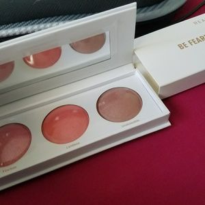 Blush kit with 3 colors